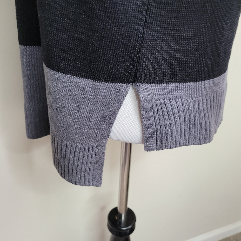 Eileen Fisher black and gray striped linen sweater - Picture 5 of 8